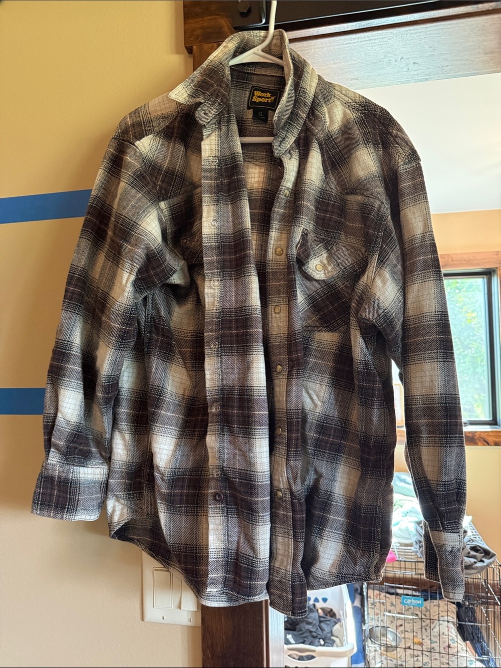 Men's Black & Gray Plaid Button-Down Shirt